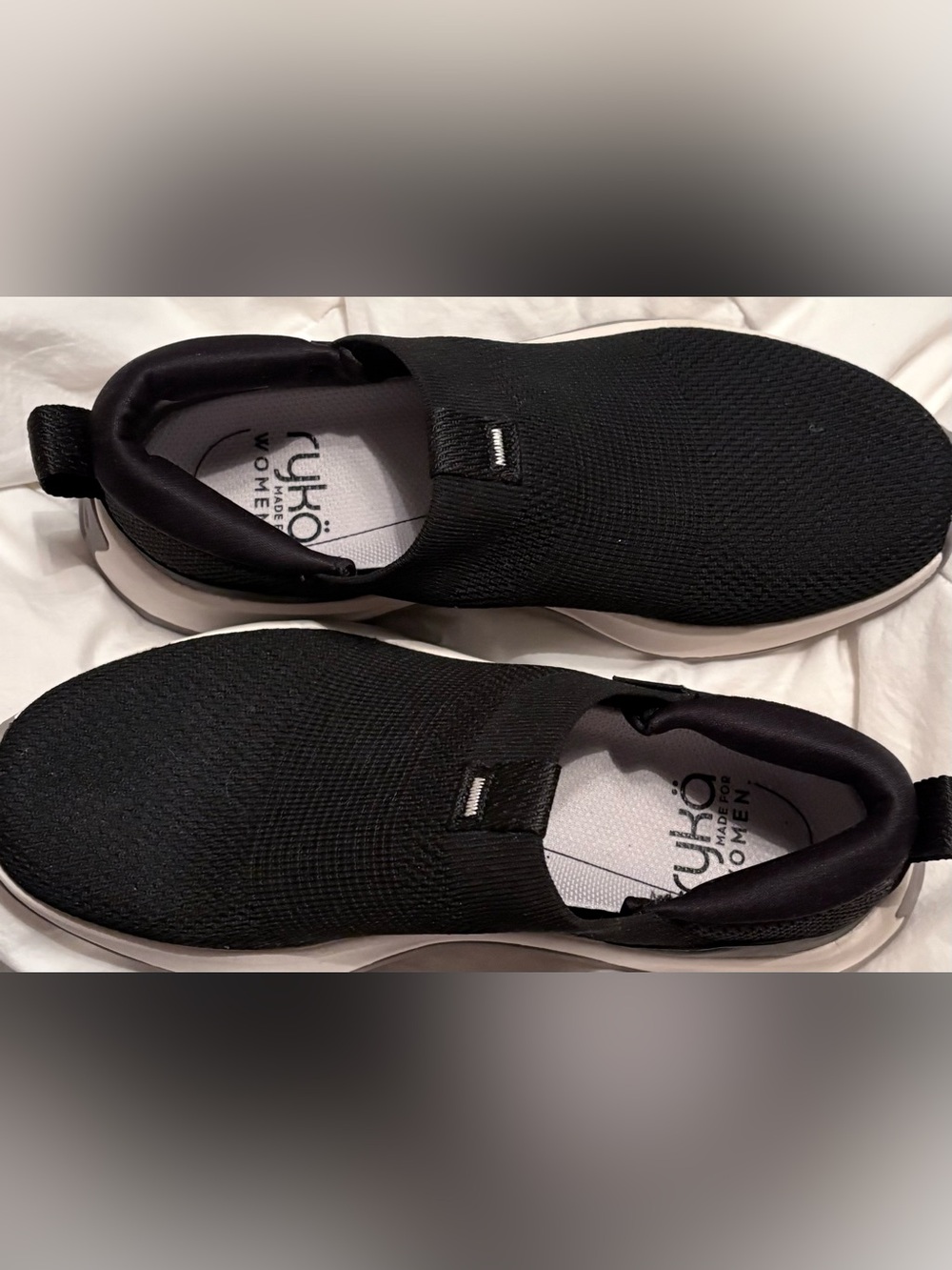 Women’s Ryka Black Slip-On shoes like new size 6M